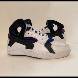 Nike Air Huarache/ size 10/ 9/10 condition